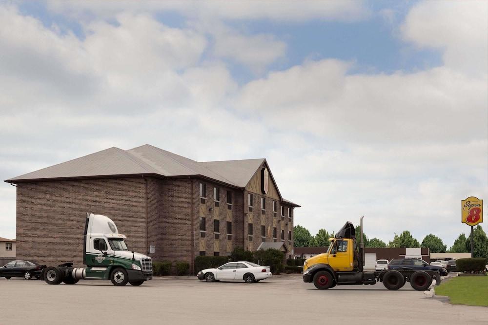 Hotel Super 8 By Wyndham Bridgeview/chicago Area