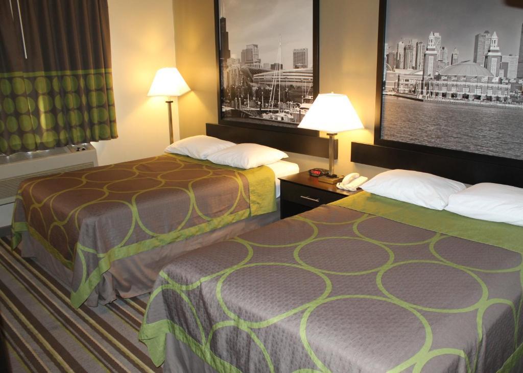 Super 8 By Wyndham Bridgeview/chicago Area Hotel 2*