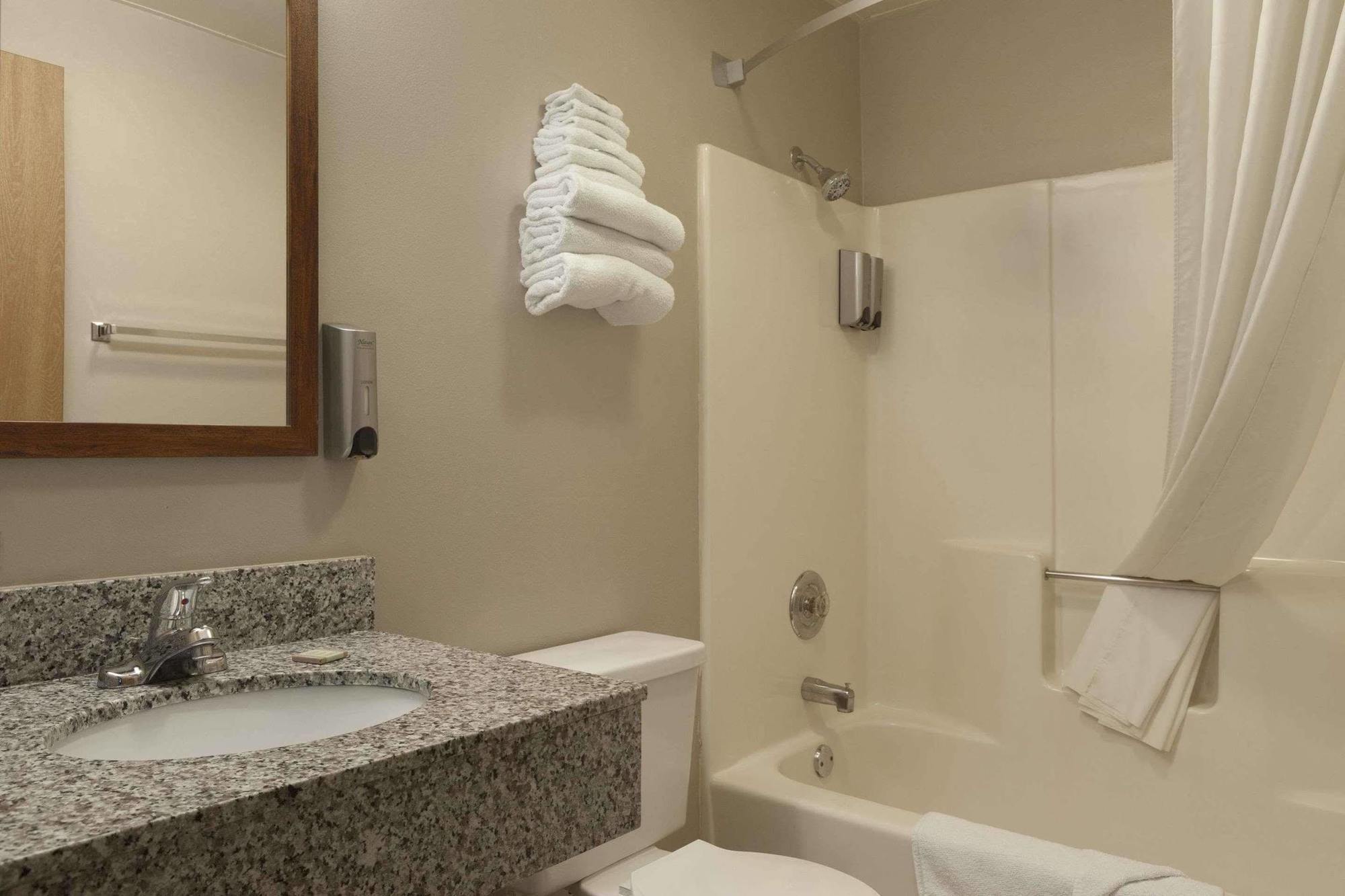 Super 8 By Wyndham Bridgeview/chicago Area Hotel Bridgeview